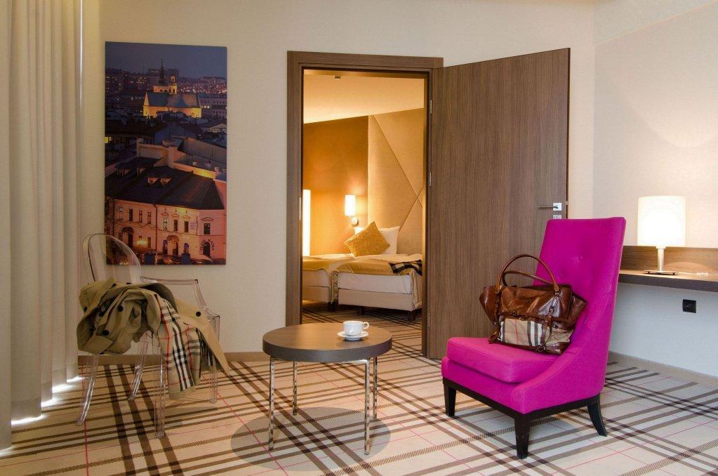 Hotel رشيشوف المظهر الخارجي الصورة
