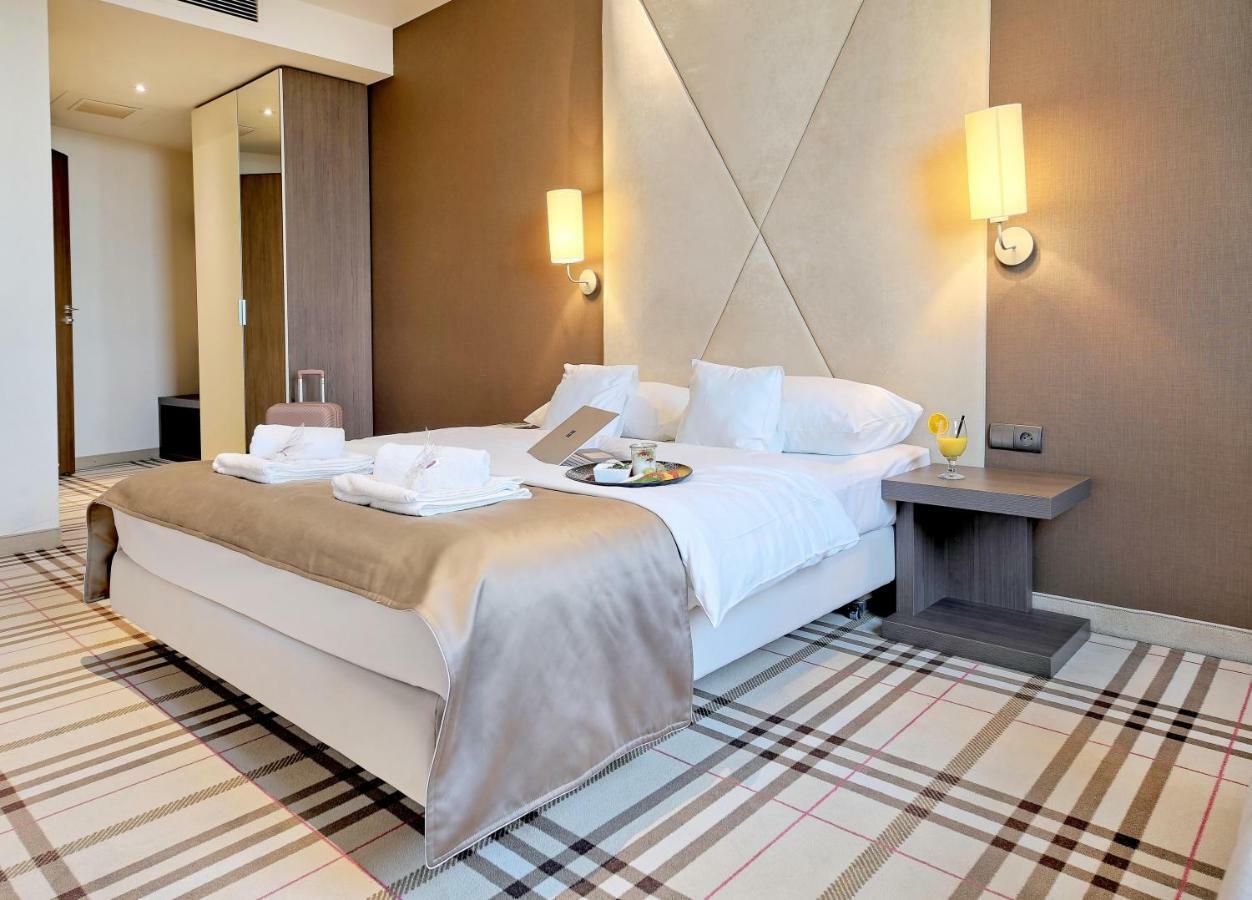 Hotel رشيشوف المظهر الخارجي الصورة